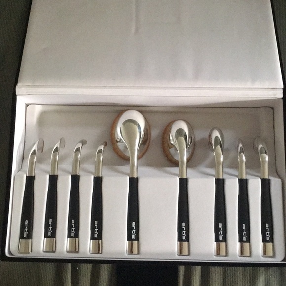 Artis Makeup Fluenta 9 Brush Set Poshmark